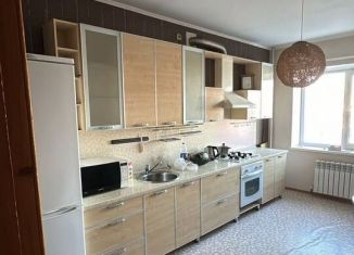 Сдам в аренду 2-ком. квартиру, 60.3 м2, Энгельс, Степная улица, 35