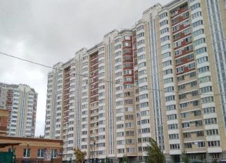 Сдаю 1-комнатную квартиру, 45 м2, Лобня, улица Юности, 15