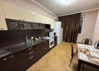 Продаю 3-ком. квартиру, 86 м2, Курск, улица Радищева, 20