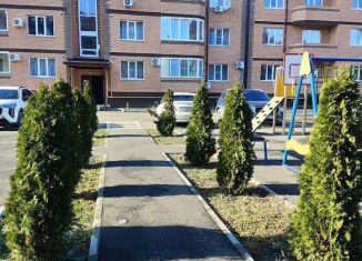 Продается 1-ком. квартира, 40 м2, Адыгея, улица Горького, 41/3