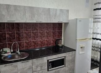 Сдается 1-ком. квартира, 38 м2, Краснодарский край, Кореновская улица, 2к4