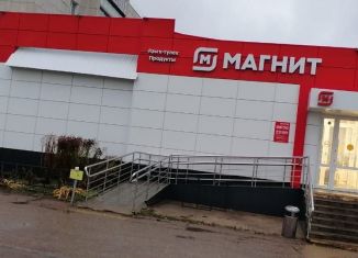 Сдаю в аренду торговую площадь, 600 м2, Туймазы, улица Комарова, 47