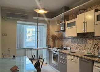 Сдается 3-ком. квартира, 86 м2, Таганрог, Петровская улица, 35