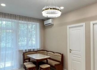 Продается 2-комнатная квартира, 50 м2, Геленджик, Советская улица, 69