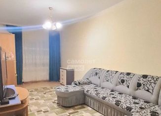 Продается 2-комнатная квартира, 65 м2, Саха (Якутия), улица Лужников, 2