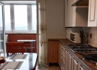 Продается 2-ком. квартира, 63 м2, Пионерский, Армейская улица, 2Б