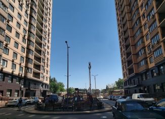 Продается 3-комнатная квартира, 87.5 м2, Ростов-на-Дону, Первомайский район, улица 1-й Конной Армии, 13В