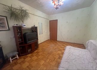 Продается 3-ком. квартира, 59 м2, деревня Хохряки, Тепличная улица, 9