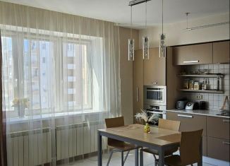 Продажа двухкомнатной квартиры, 127.5 м2, Екатеринбург, метро Геологическая, улица Хохрякова, 74