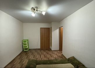 Сдам в аренду 2-ком. квартиру, 45 м2, Казань, улица Космонавтов, 16А