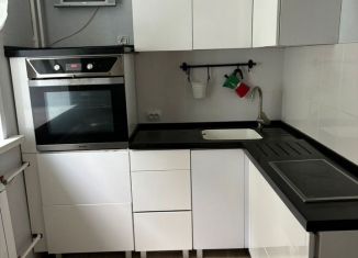 Продам 2-ком. квартиру, 55 м2, Железногорск, Парковая улица, 10