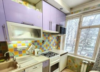 Аренда 3-ком. квартиры, 55 м2, Москва, улица Архитектора Власова, 37к3, метро Воронцовская