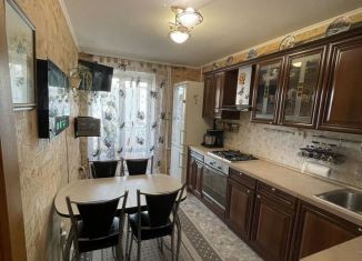 Продается трехкомнатная квартира, 64 м2, Саратов, Гвардейская улица, 9А