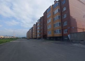 Продаю 3-ком. квартиру, 106 м2, Владикавказ, улица Хадарцева, 37