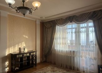 Продается 3-комнатная квартира, 104 м2, Курская область, улица Горького, 50