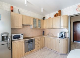 Продаю 2-ком. квартиру, 56 м2, Томск, улица Ивана Черных, 5