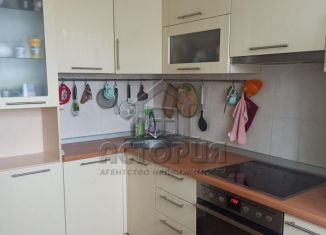 Продается 4-комнатная квартира, 78 м2, Красноярский край, улица Воронова, 29