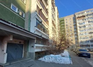 Продается 2-комнатная квартира, 47.4 м2, Свердловская область, улица Академика Шварца, 16к1