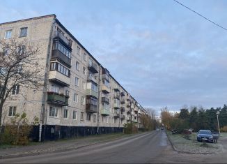 Продается 2-ком. квартира, 44.2 м2, Ленинградская область, улица Петра Лаврова, 4