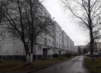 Продажа 2-комнатной квартиры, 52.8 м2, Сланцы, улица Кирова, 14А