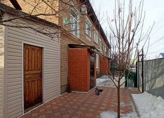 Продается 4-ком. квартира, 100 м2, Соль-Илецк, Октябрьская улица, 2