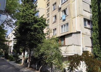 Продажа двухкомнатной квартиры, 45.7 м2, Алушта, Пионерская улица