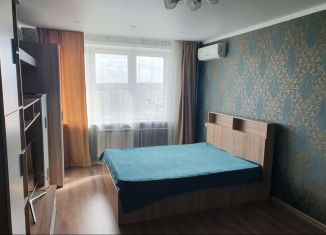 Сдам 1-ком. квартиру, 45 м2, Липецк, улица М.И. Неделина, 12