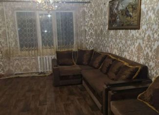 Сдается четырехкомнатная квартира, 82 м2, Грозный, улица А.А. Айдамирова, 133к5