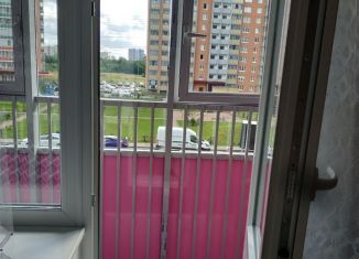 Сдается в аренду квартира студия, 25 м2, Мурино, Петровский бульвар, 2к2, ЖК Три кита