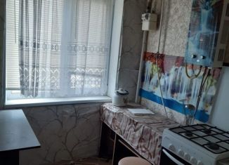 Продаю 2-комнатную квартиру, 44 м2, Зверево, улица Казакова