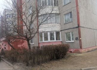 Продам 3-ком. квартиру, 72.5 м2, Новозыбков, Советская площадь, 41