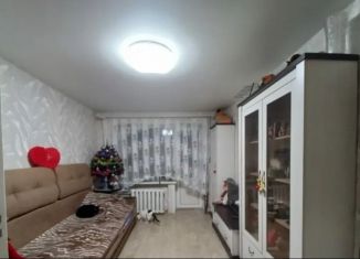 Продаю 3-комнатную квартиру, 60 м2, Шебекино, улица Матроса Шарапова, 12