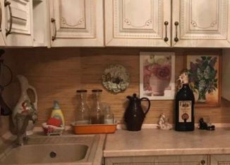 Сдам трехкомнатную квартиру, 70 м2, Сочи, улица Молокова, 3, микрорайон Черемушки