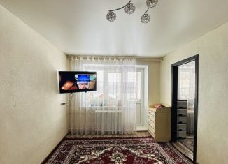 Двухкомнатная квартира на продажу, 43 м2, Белоусово, улица Гурьянова, 3