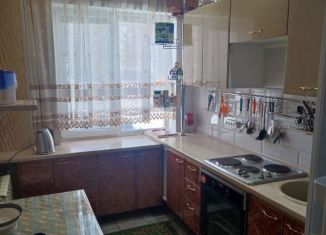 Сдаю двухкомнатную квартиру, 50 м2, Новосибирск, улица 25 лет Октября, 11, метро Берёзовая роща