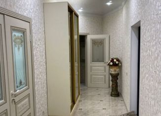 Продаю двухкомнатную квартиру, 77 м2, Ингушетия, улица Саида Чахкиева, 43А