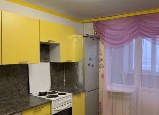 Однокомнатная квартира в аренду, 50 м2, Тюменская область, улица Клары Цеткин, 29к5