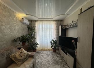 Продается двухкомнатная квартира, 45 м2, Михайловск, Любимая улица, 1