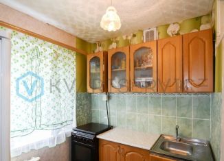 Продам 4-комнатную квартиру, 59 м2, Омск, улица Василия Маргелова, 238