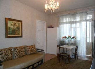 Трехкомнатная квартира на продажу, 79 м2, Ростовская область, улица Суворова, 28