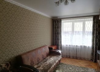 Продается трехкомнатная квартира, 62 м2, Сальск, улица Крупской, 4