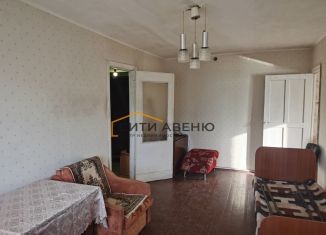 Продается 3-комнатная квартира, 43.5 м2, Нижний Новгород, проспект Ленина, 14, метро Чкаловская