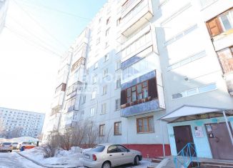 Продам трехкомнатную квартиру, 64 м2, Кемеровская область, бульвар Строителей, 52А