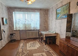 Продам 2-ком. квартиру, 40 м2, Маркс, 5-я линия, 37