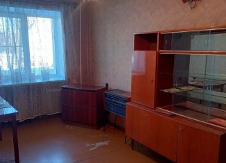 Продам 2-ком. квартиру, 46 м2, Котельнич, Октябрьская улица, 90