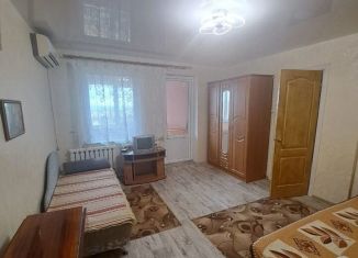 Сдается однокомнатная квартира, 40 м2, Феодосия, улица Нахимова, 44