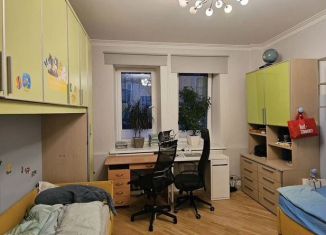 Сдается в аренду комната, 20 м2, Москва, улица Острякова, 8, метро Аэропорт