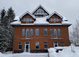 Сдаю в аренду дом, 980 м2, Санкт-Петербург, улица Горького, 37