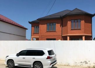 Продаю дом, 300 м2, Махачкала, улица Маяковского, 152