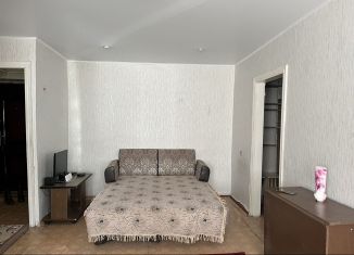 Продам 2-ком. квартиру, 43 м2, Балашов, улица Карла Маркса, 73